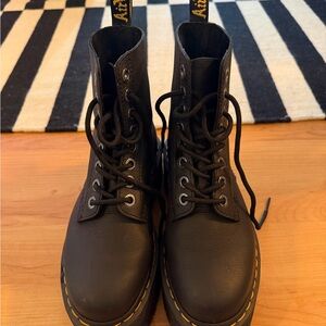 Dr. Martens black 1460 Pascal boots